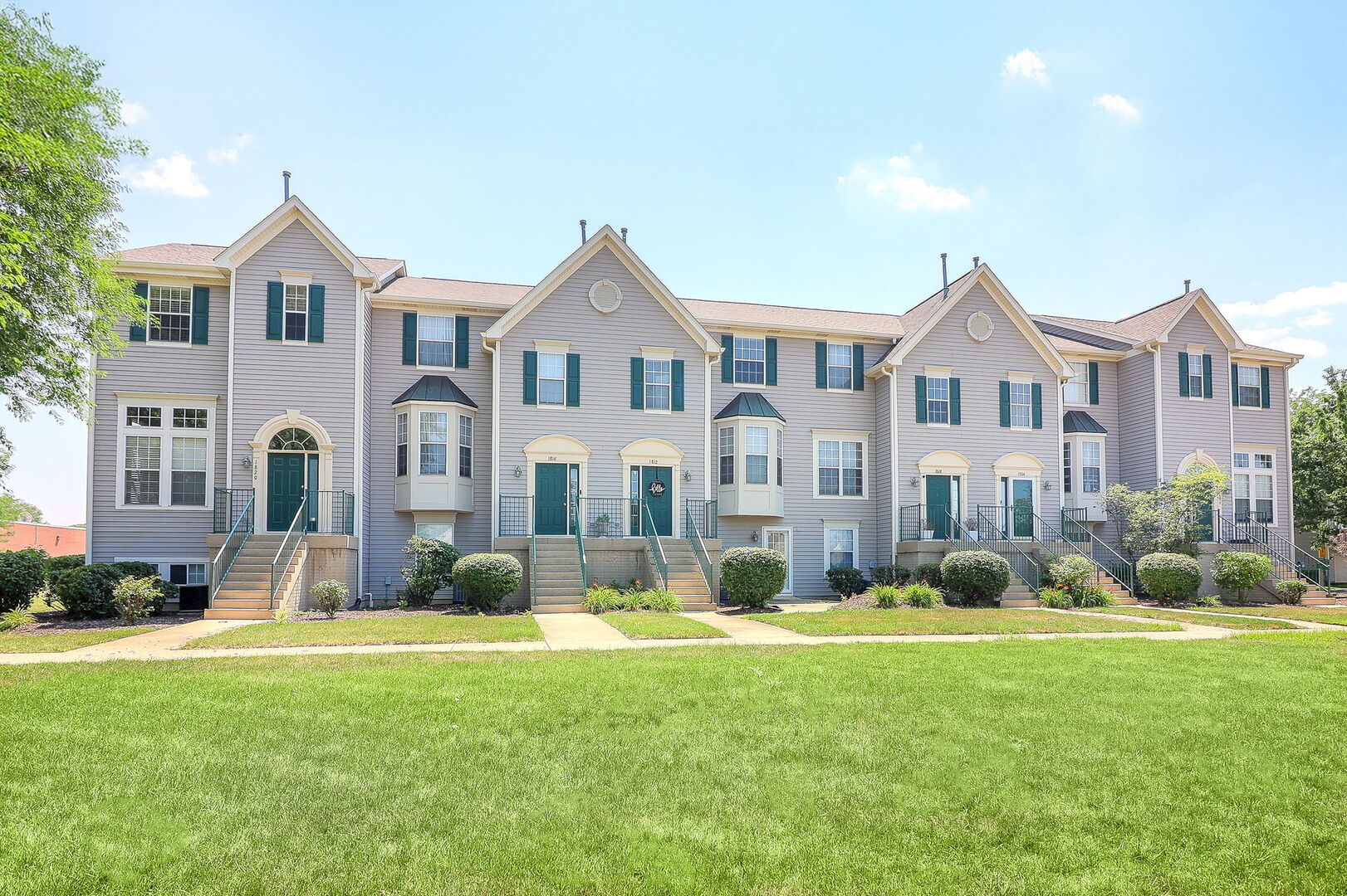 1812 Grandview Place, Montgomery, IL 60538