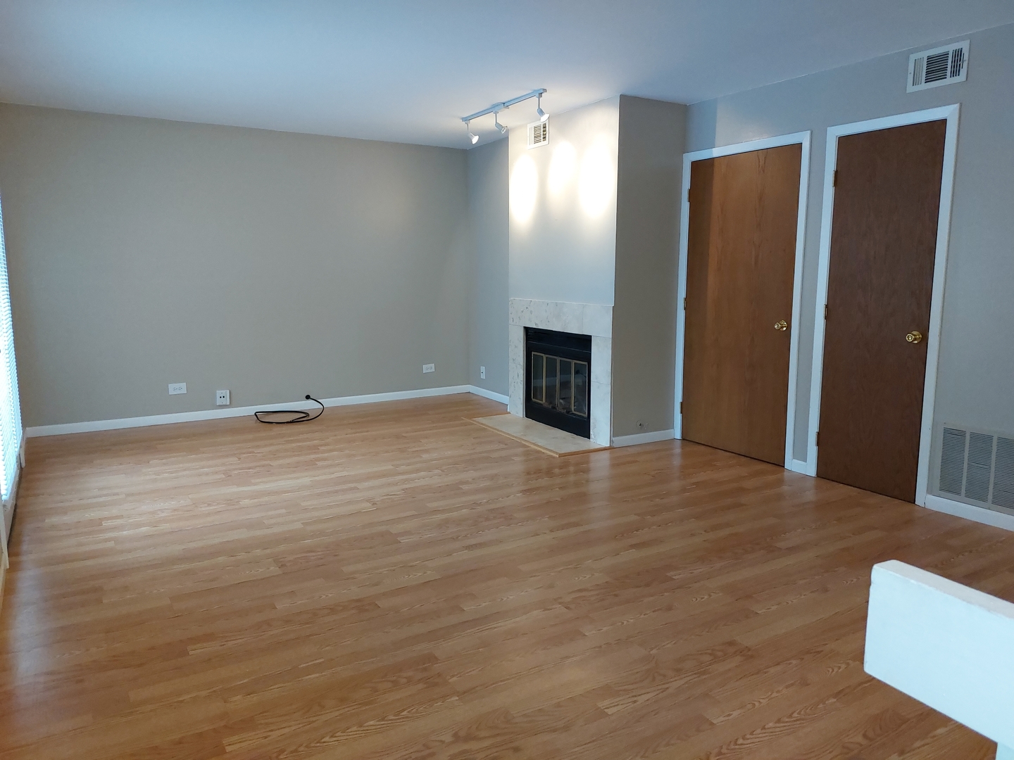 683 Rosner Drive #2ND, Roselle, IL 60172
