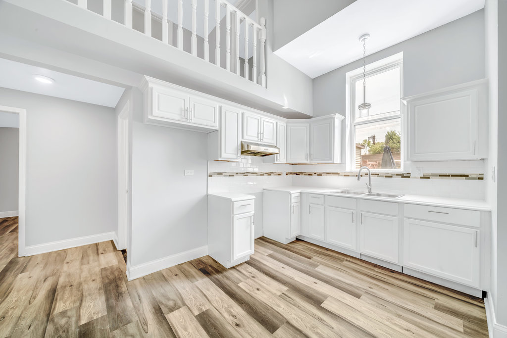 396 E Kensington Avenue, Chicago, IL 60628