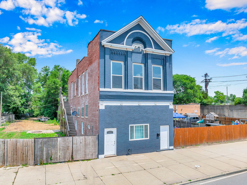 396 E Kensington Avenue, Chicago, IL 60628