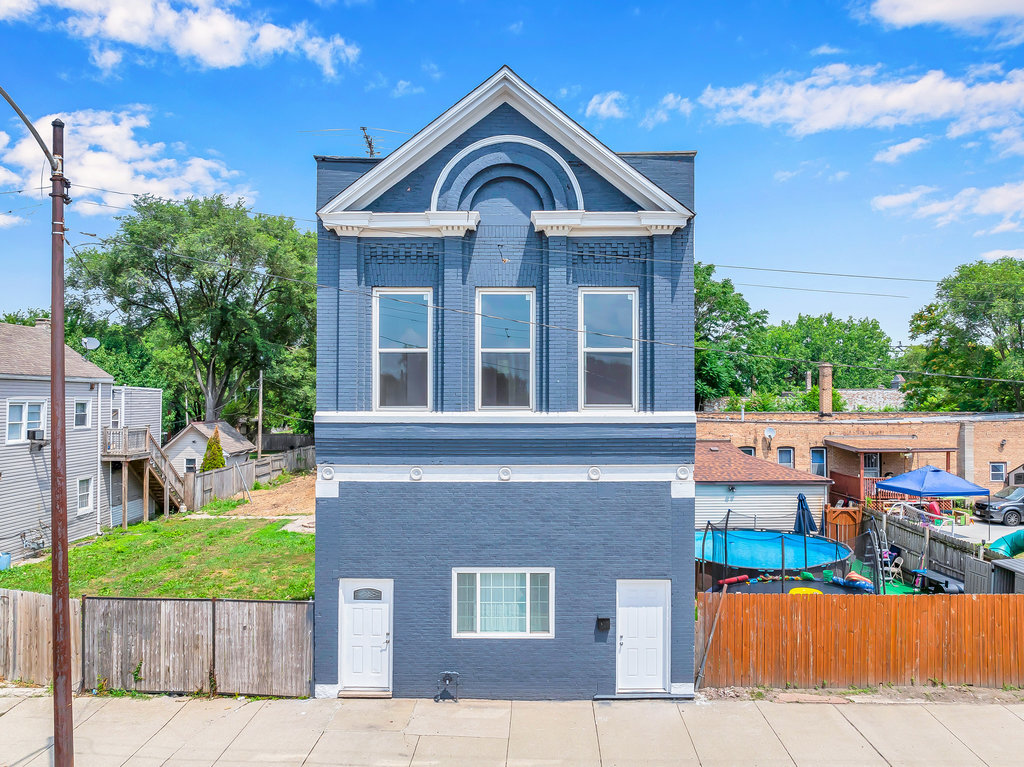 396 E Kensington Avenue, Chicago, IL 60628