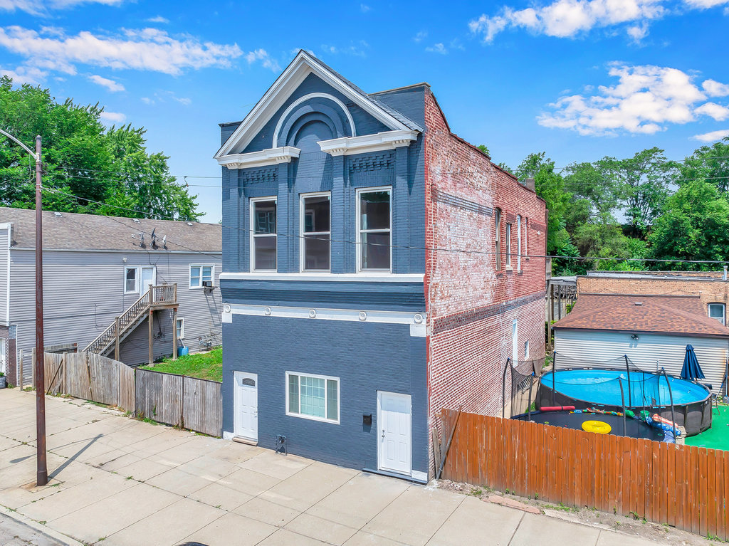 396 E Kensington Avenue, Chicago, IL 60628