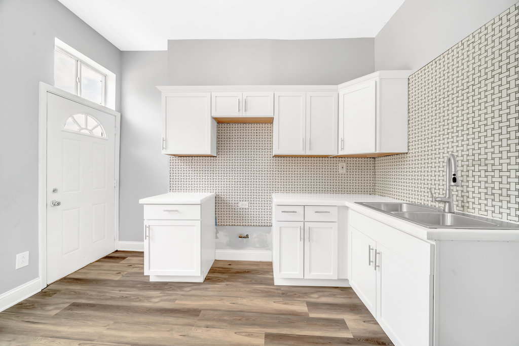 396 E Kensington Avenue, Chicago, IL 60628