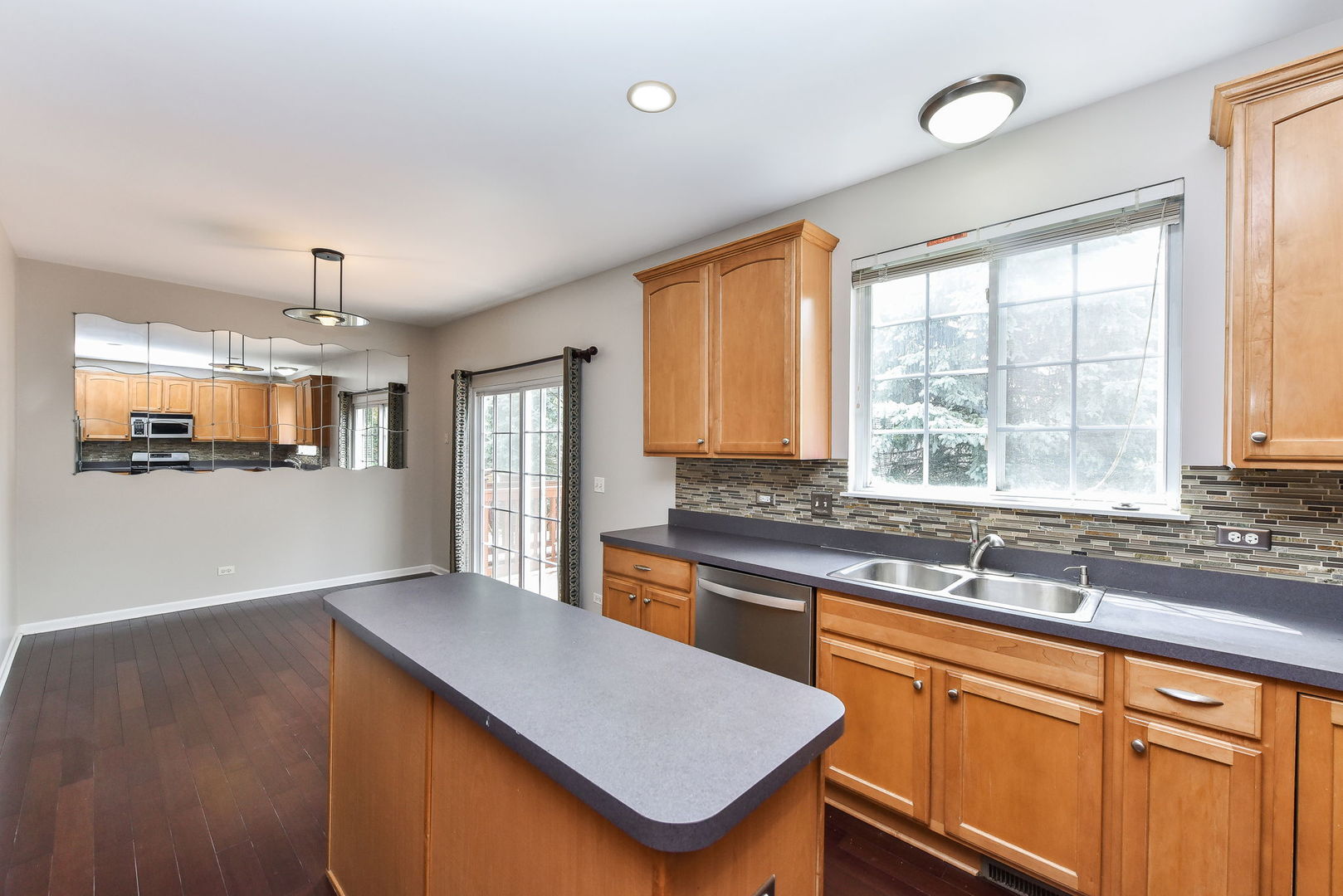 554 Declaration Lane, Aurora, IL 60502