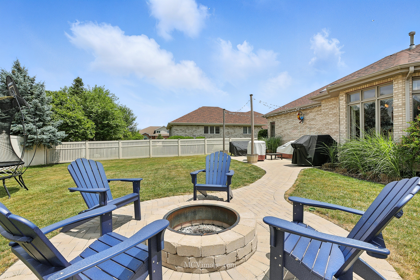 8824 Woodbine Court, Tinley Park, IL 60487