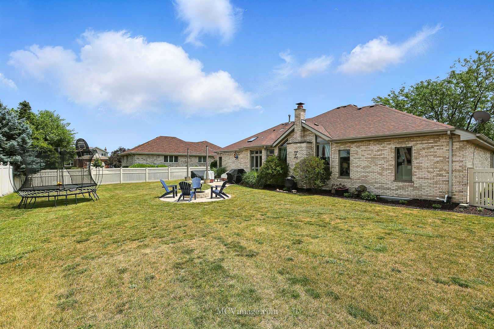 8824 Woodbine Court, Tinley Park, IL 60487