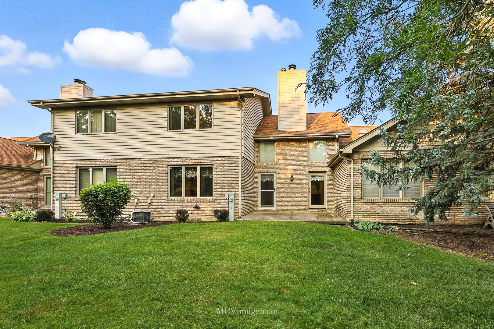 18310 Pine Wood Court, Tinley Park, IL 60477