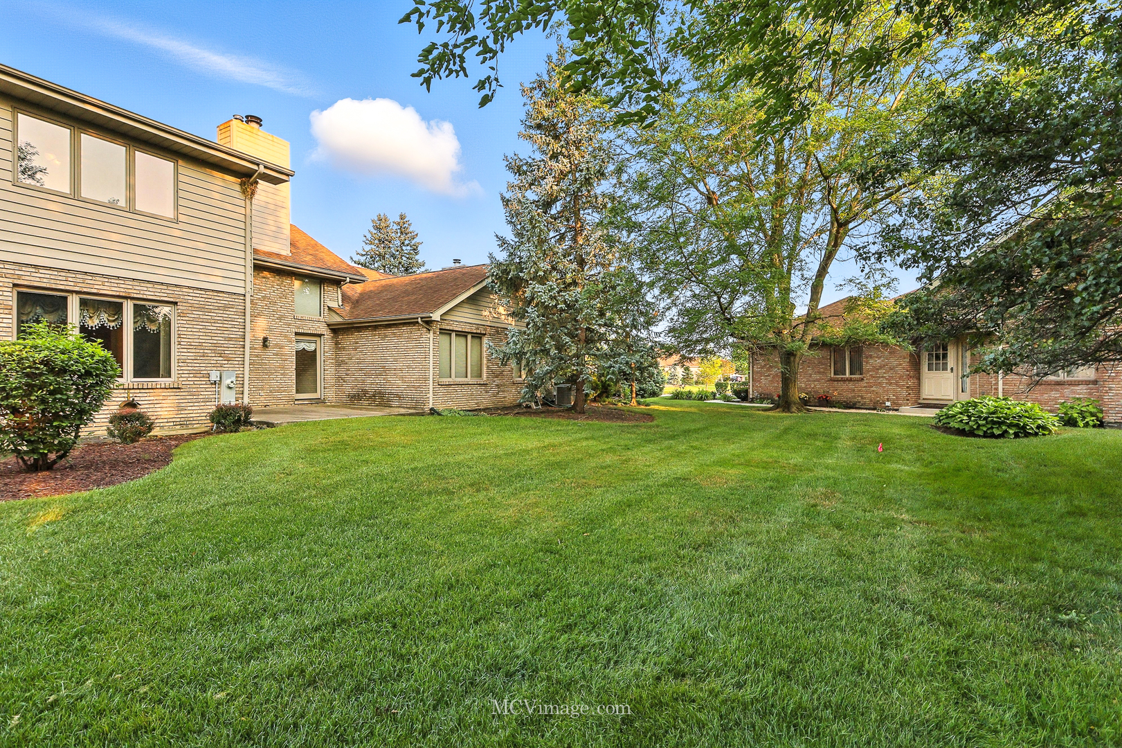 18310 Pine Wood Court, Tinley Park, IL 60477