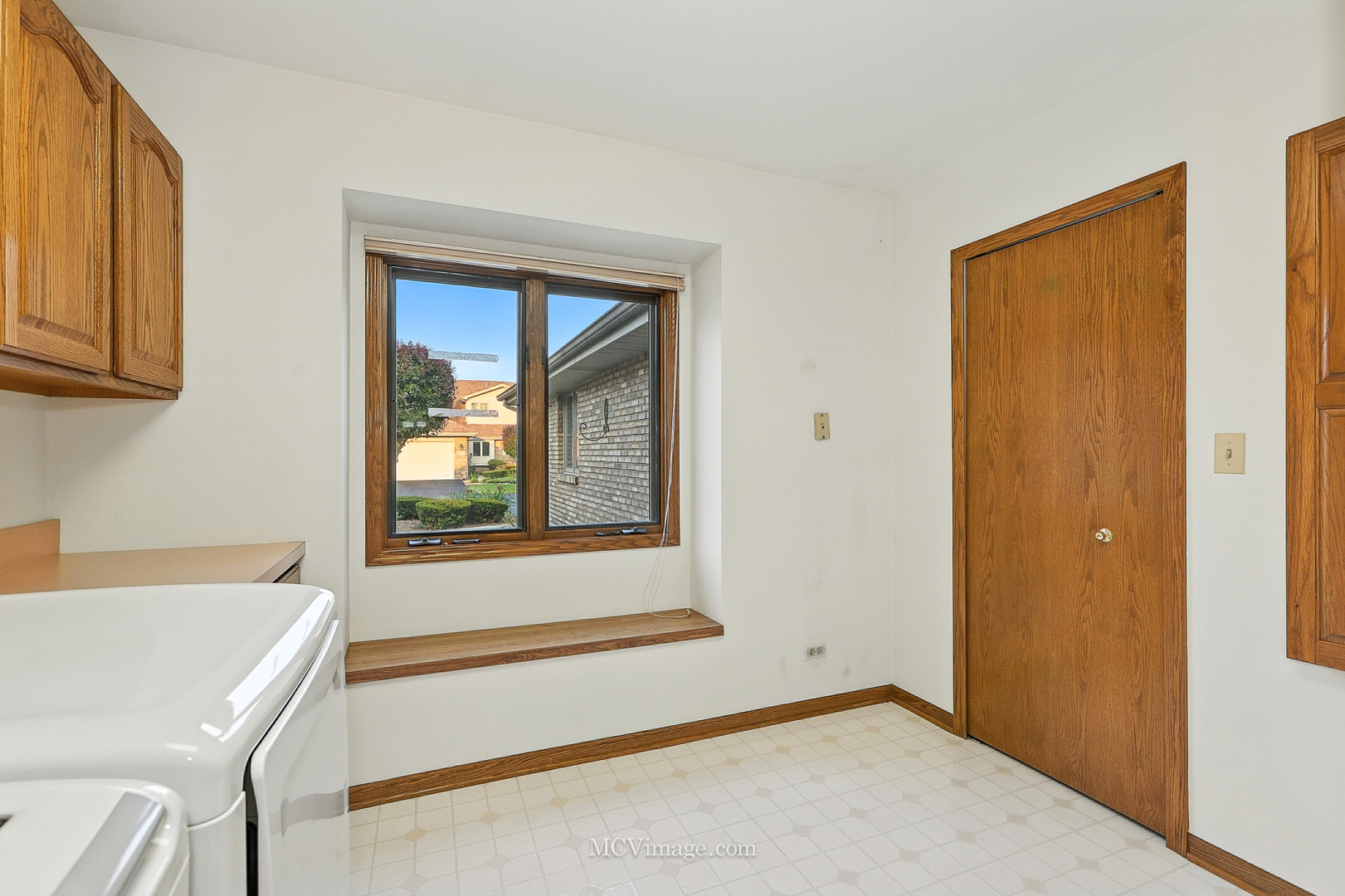 18310 Pine Wood Court, Tinley Park, IL 60477