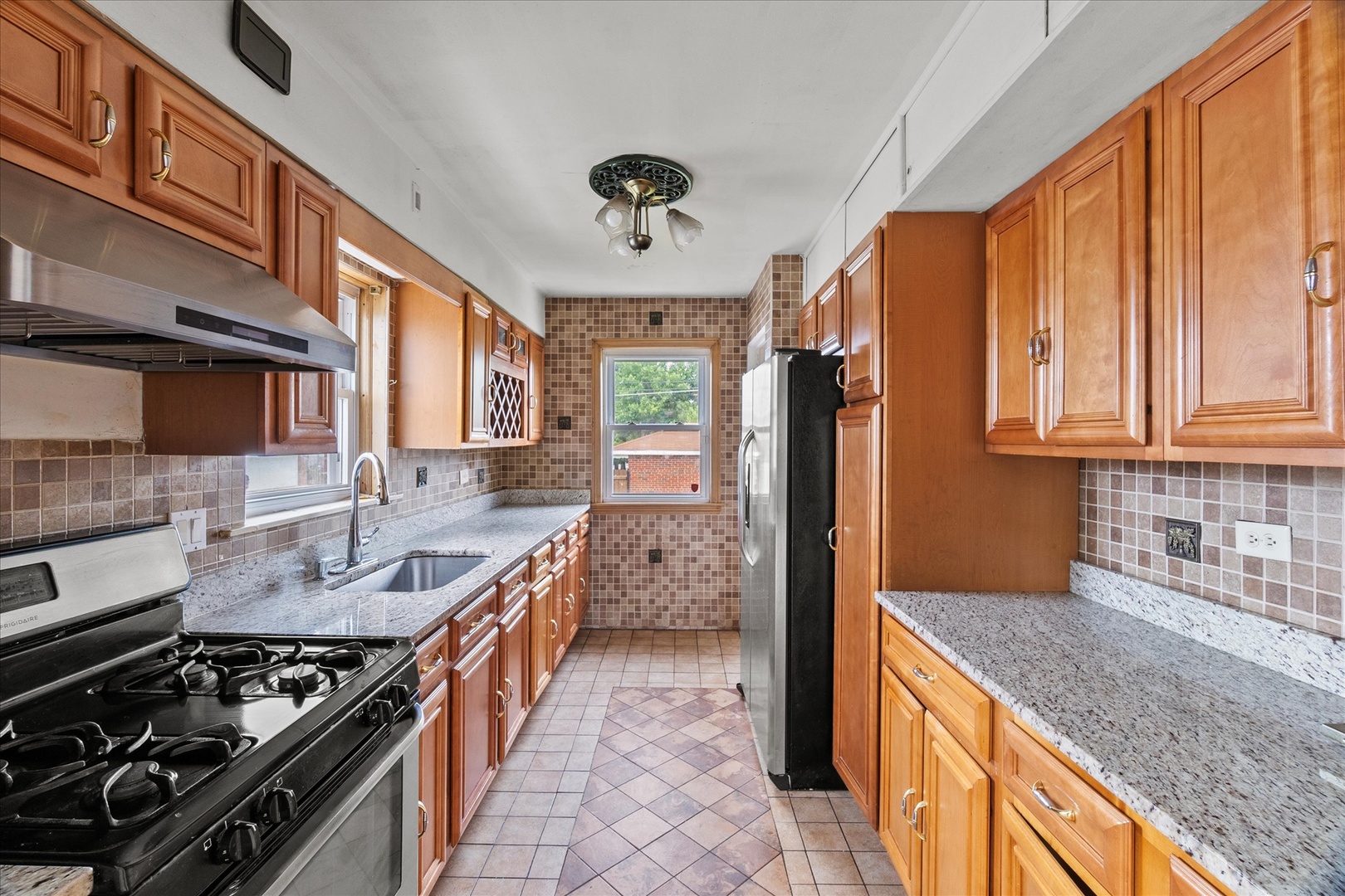 3656 W 70th Place, Chicago, IL 60629