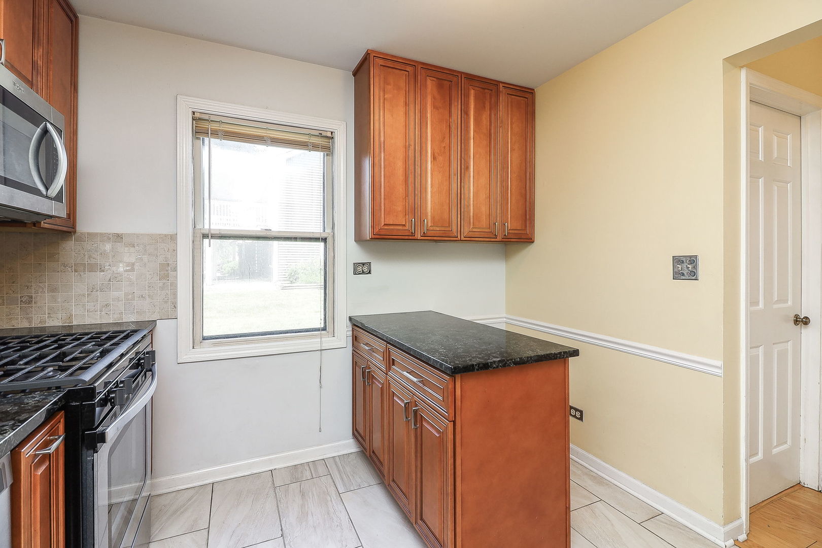 1918 N Yale Avenue, Arlington Heights, IL 60004