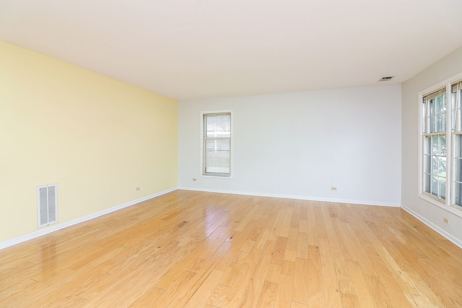 1918 N Yale Avenue, Arlington Heights, IL 60004
