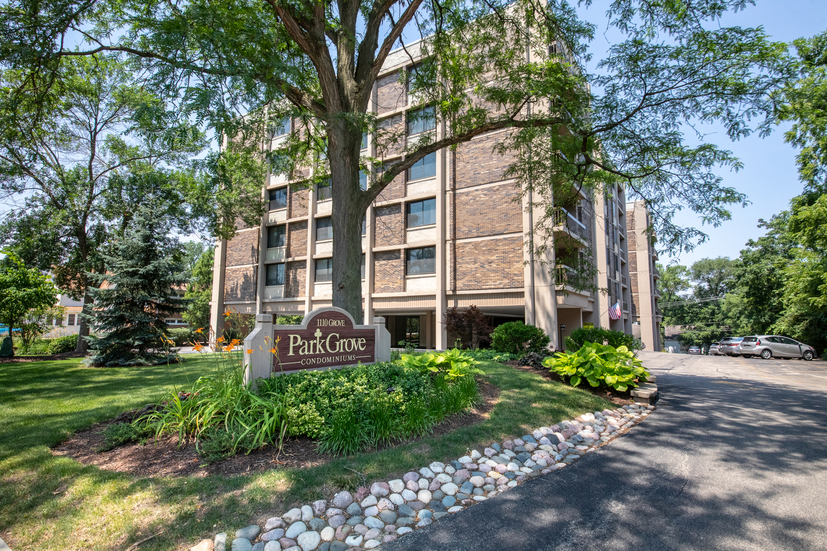 1110 Grove Street #4A, Downers Grove, IL 60515