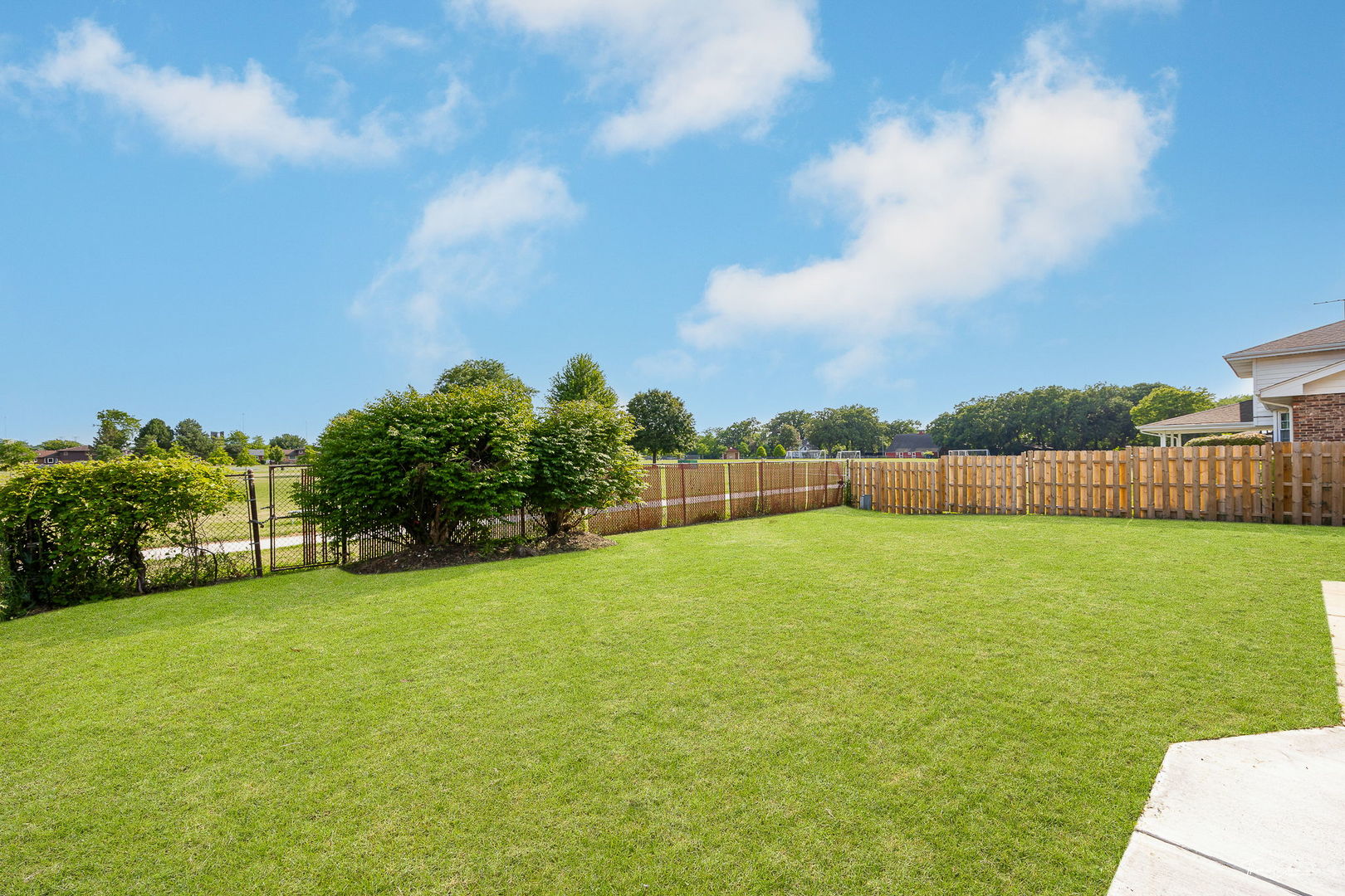 1937 E 172nd Street, South Holland, IL 60473