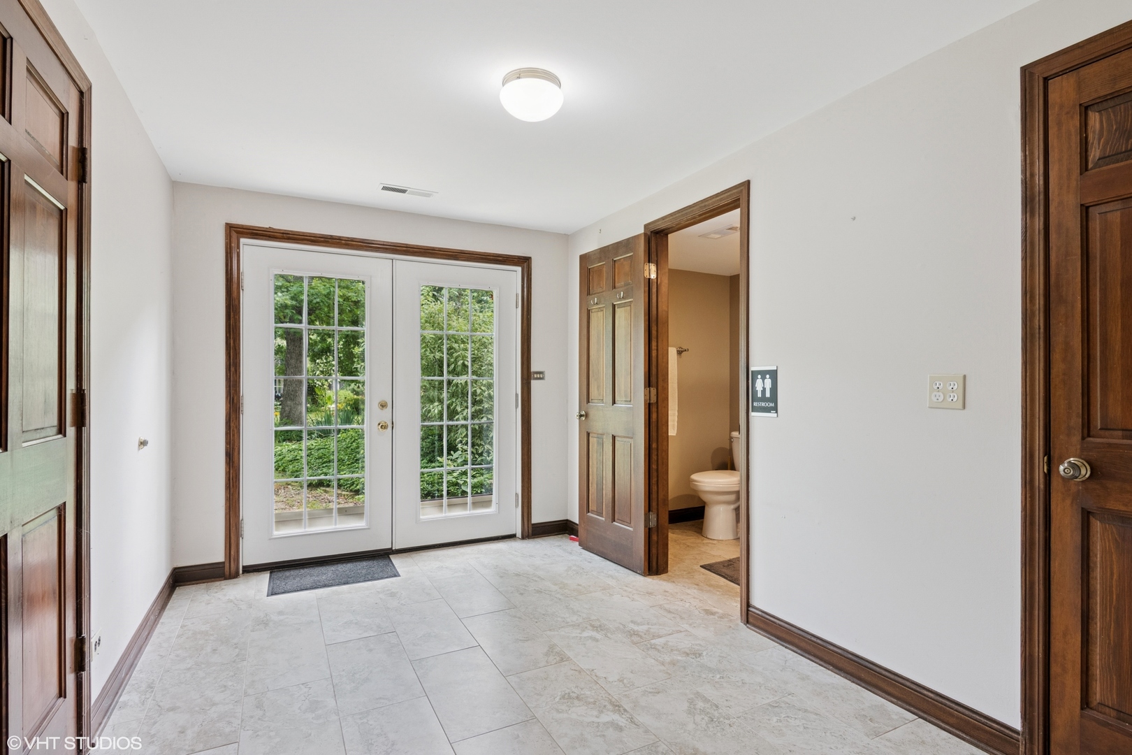 28W520 Pamela Court, West Chicago, IL 60185