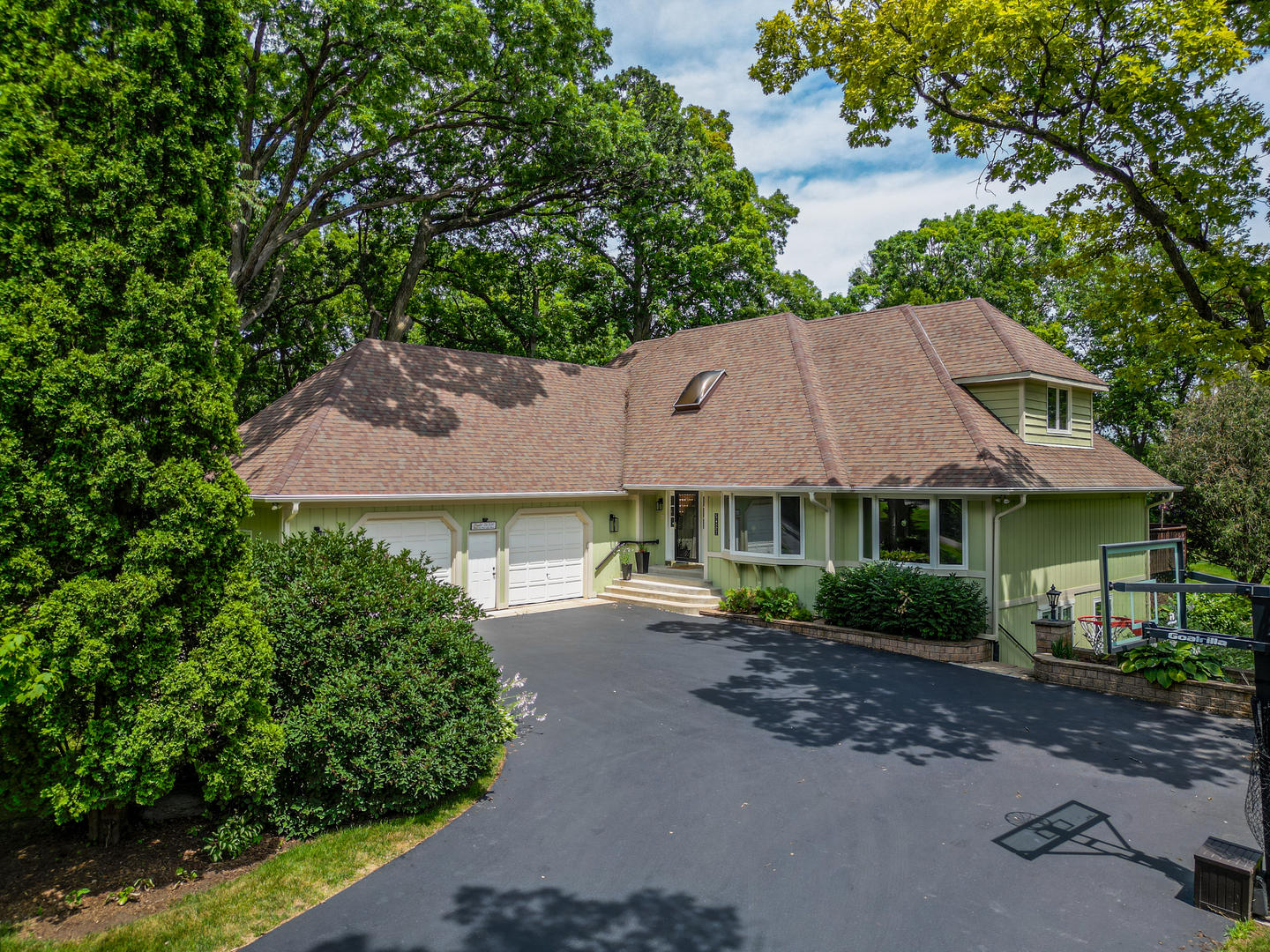 28W520 Pamela Court, West Chicago, IL 60185