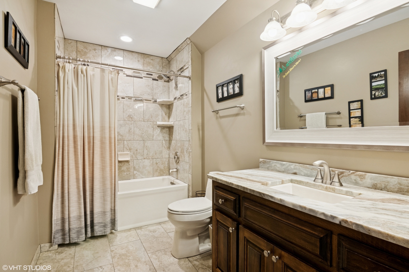 28W520 Pamela Court, West Chicago, IL 60185