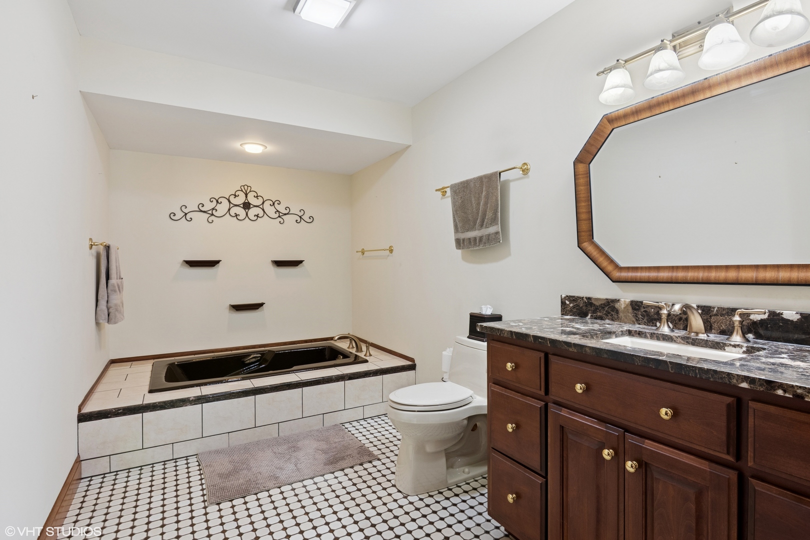 28W520 Pamela Court, West Chicago, IL 60185