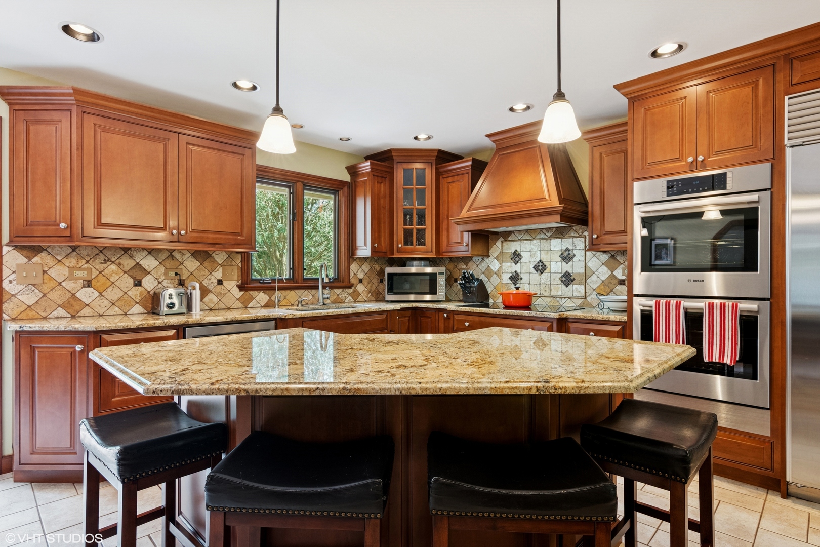 28W520 Pamela Court, West Chicago, IL 60185