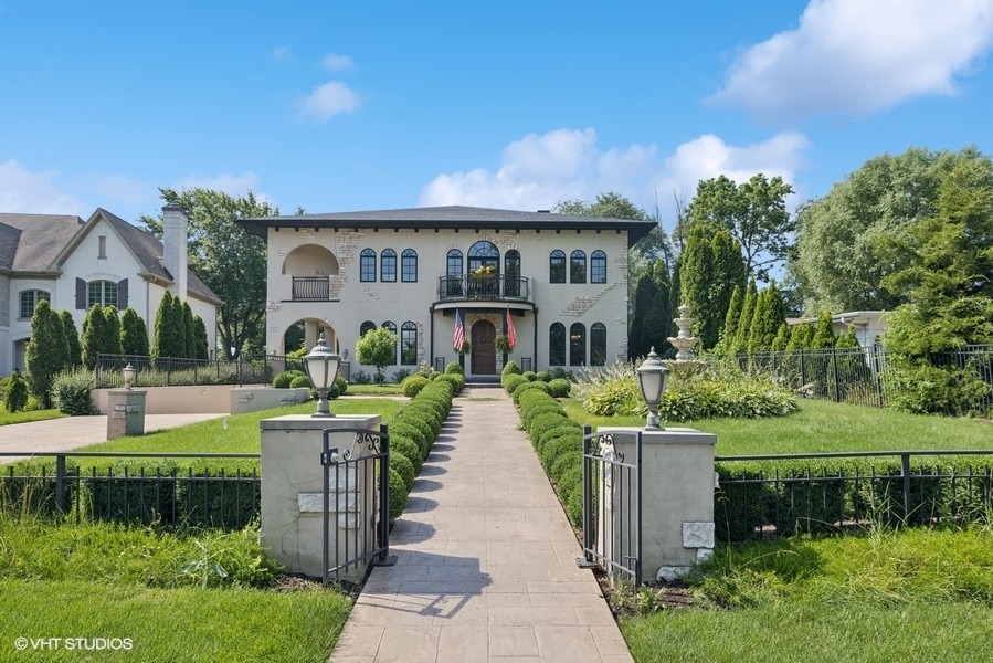 818 W 58th Street, Hinsdale, IL 60521