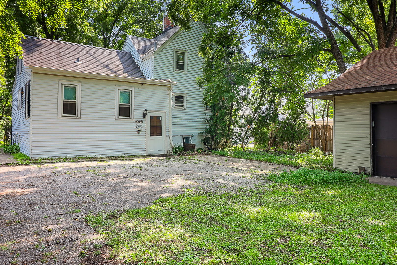 10828 W Grand Avenue, Melrose Park, IL 60164