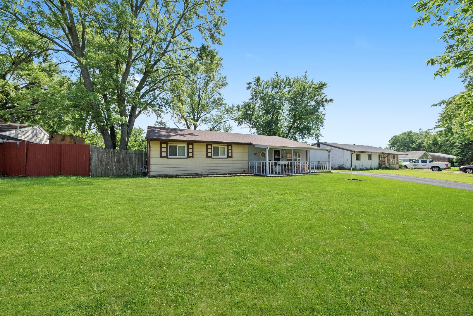 121 Cypress Drive, Bolingbrook, IL 60440