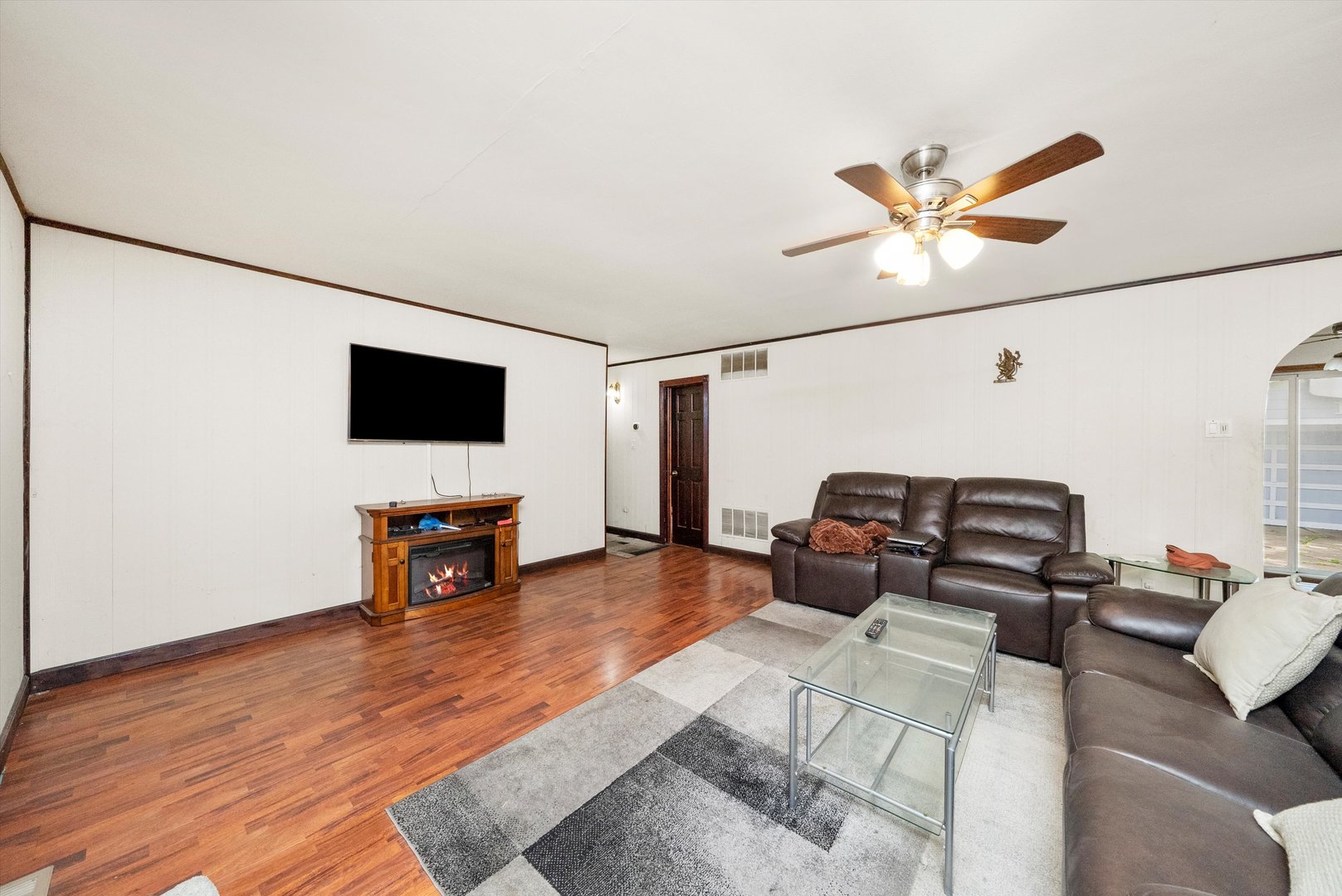121 Cypress Drive, Bolingbrook, IL 60440