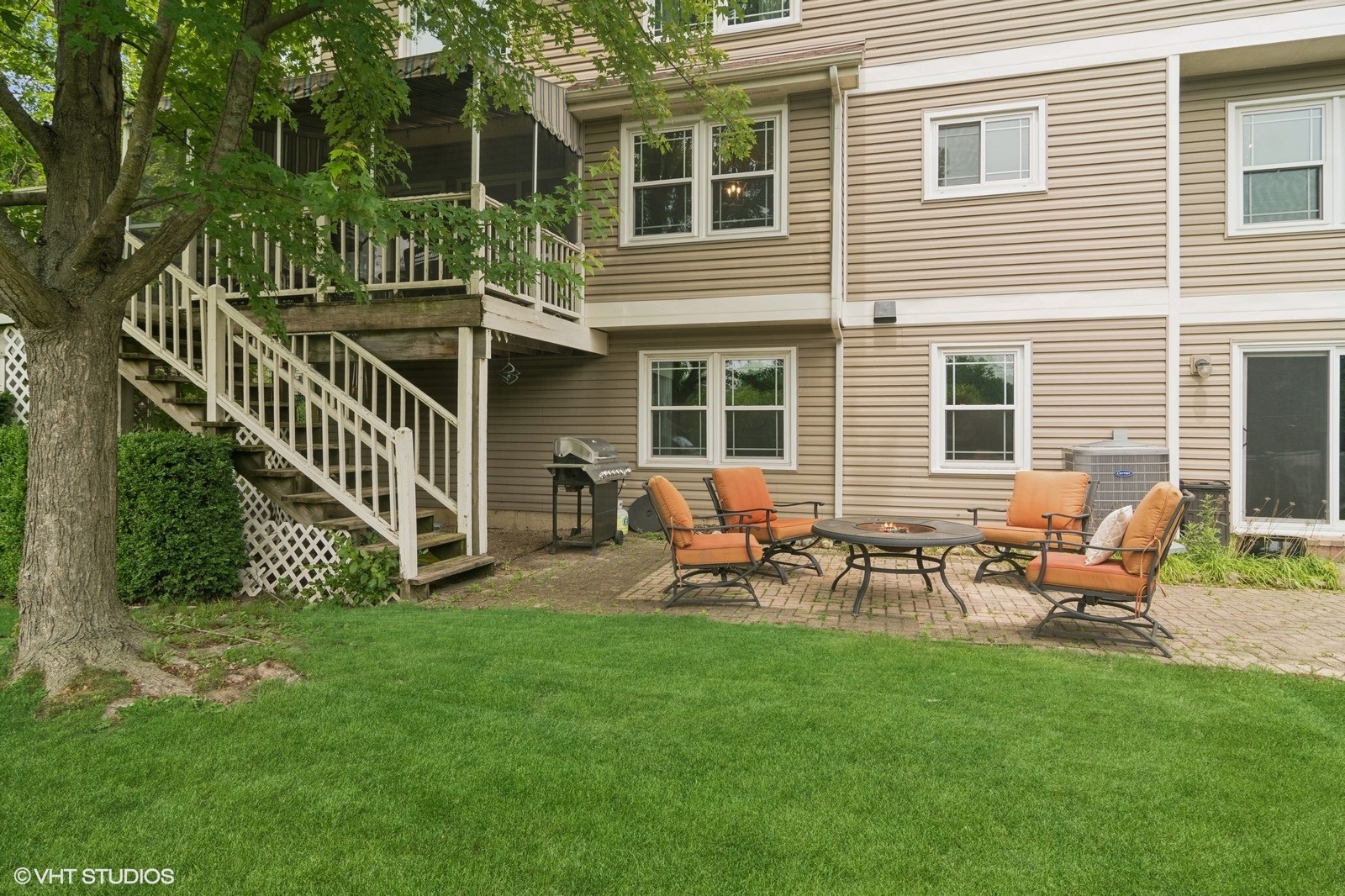 904 Warwick Lane, Lake Zurich, IL 60047