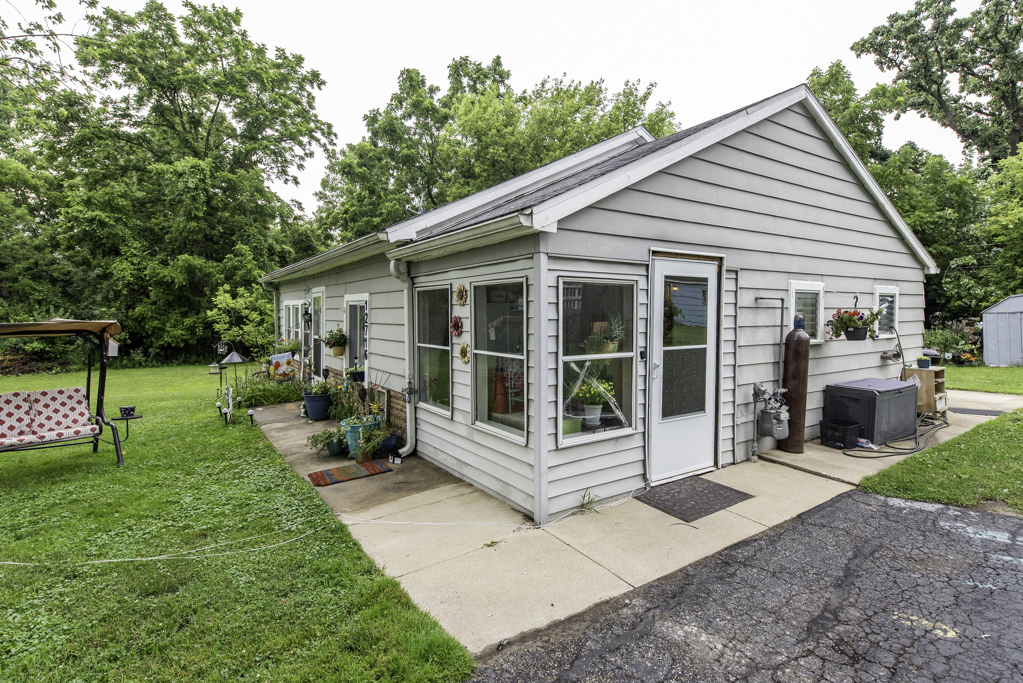 12716 W Grandview Avenue, Waukegan, IL 60085