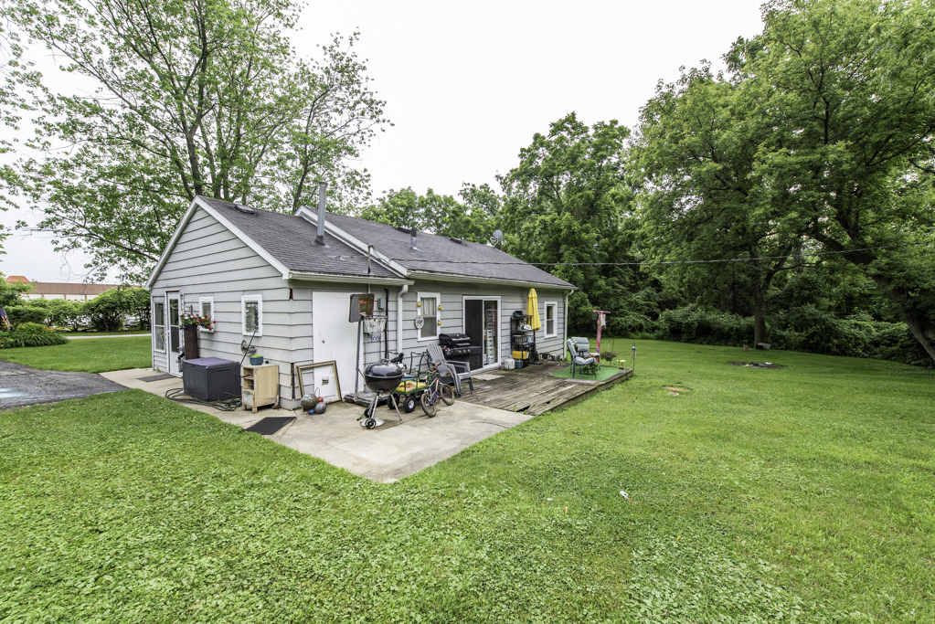 12716 W Grandview Avenue, Waukegan, IL 60085