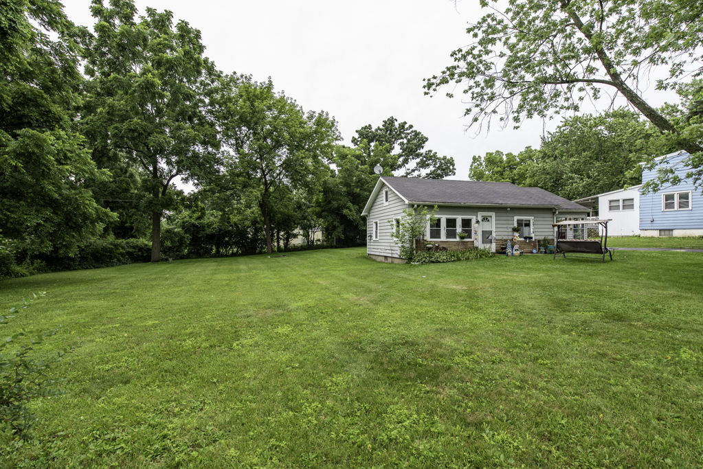 12716 W Grandview Avenue, Waukegan, IL 60085