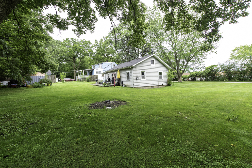12716 W Grandview Avenue, Waukegan, IL 60085