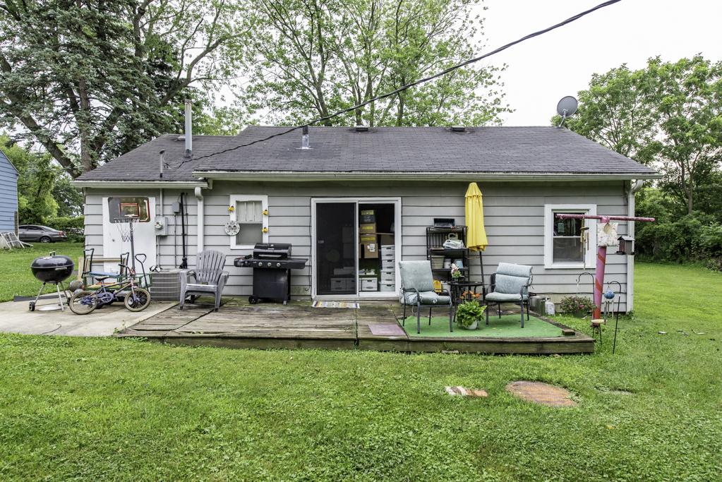 12716 W Grandview Avenue, Waukegan, IL 60085
