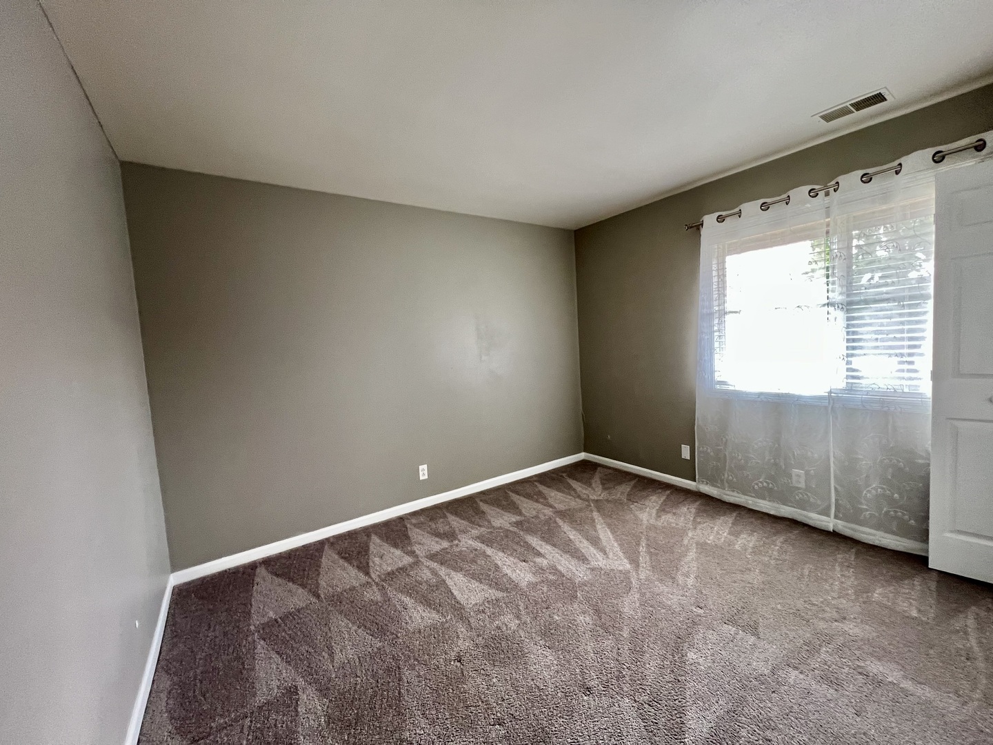 1875 TALL OAKS Drive #2408, Aurora, IL 60505