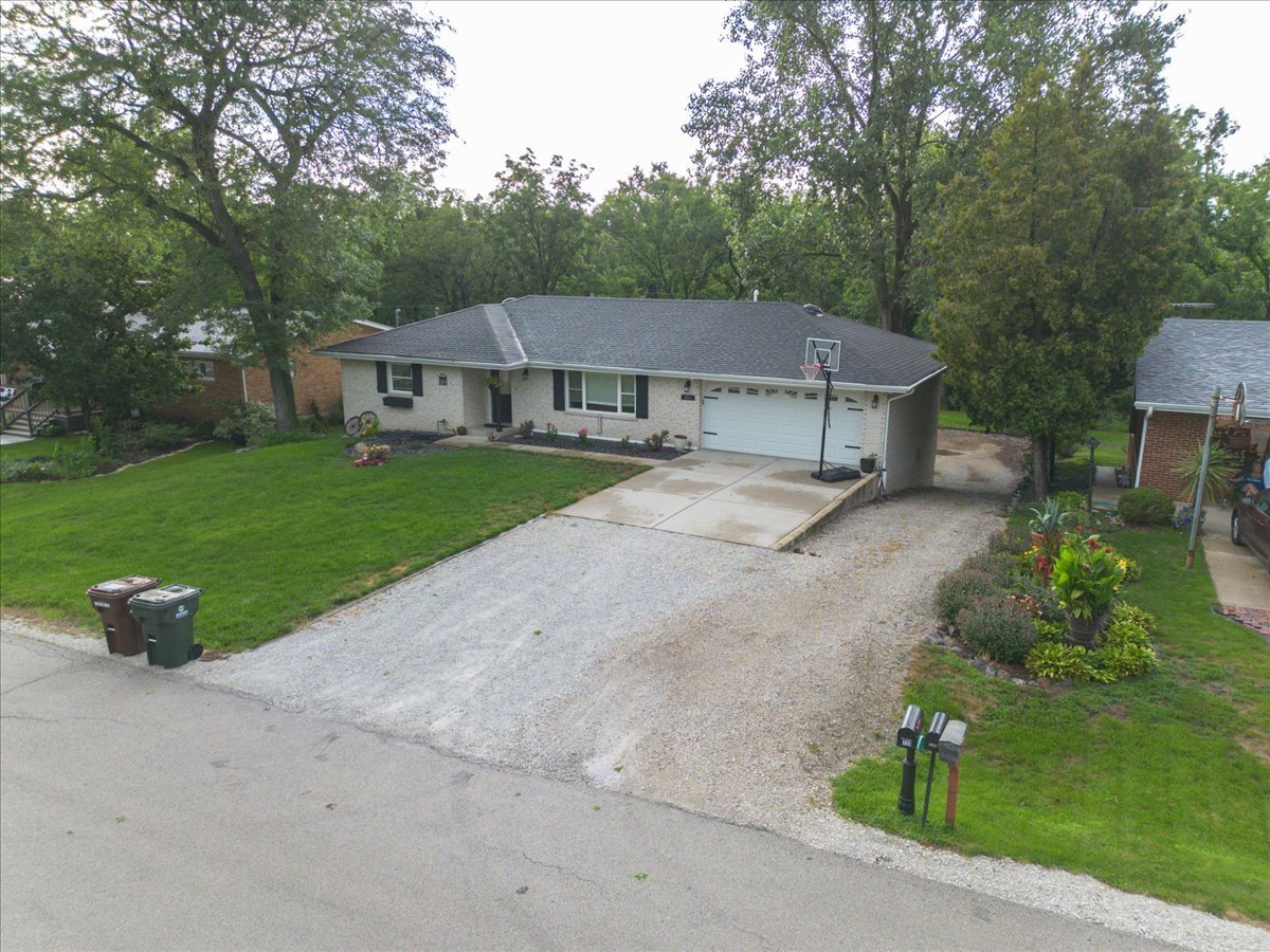 133 Barbara Lane, New Lenox, IL 60451