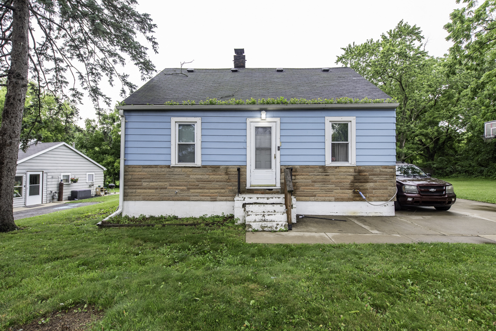 12698 W Grandview Avenue, Waukegan, IL 60085