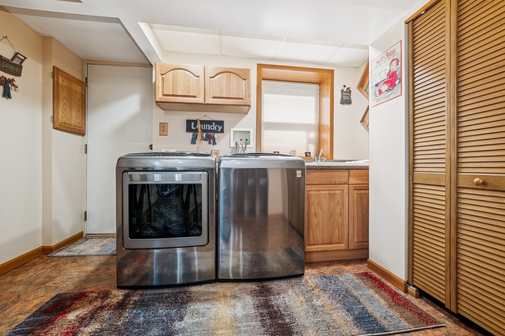 8900 S 85th Avenue, Hickory Hills, IL 60457