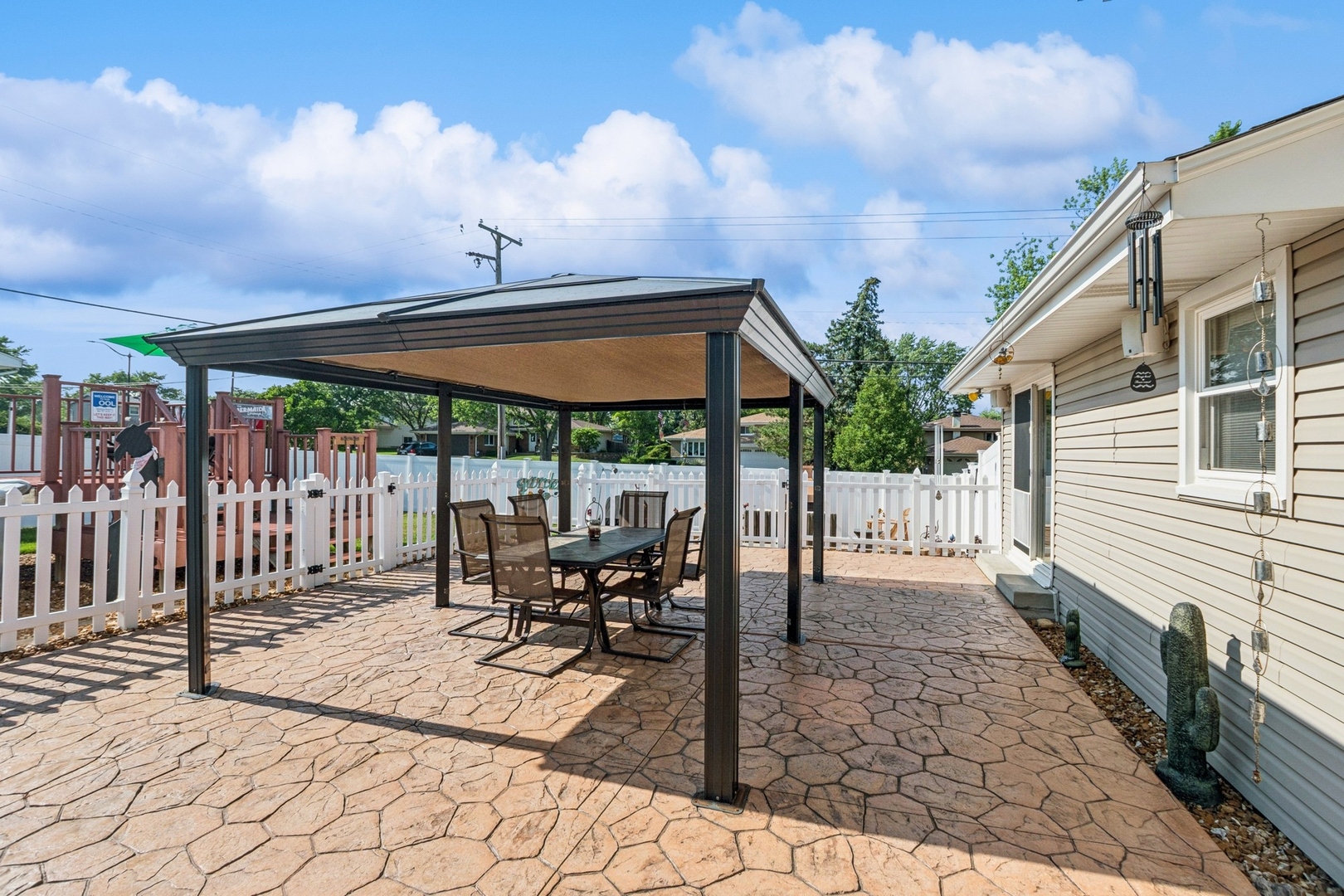8900 S 85th Avenue, Hickory Hills, IL 60457
