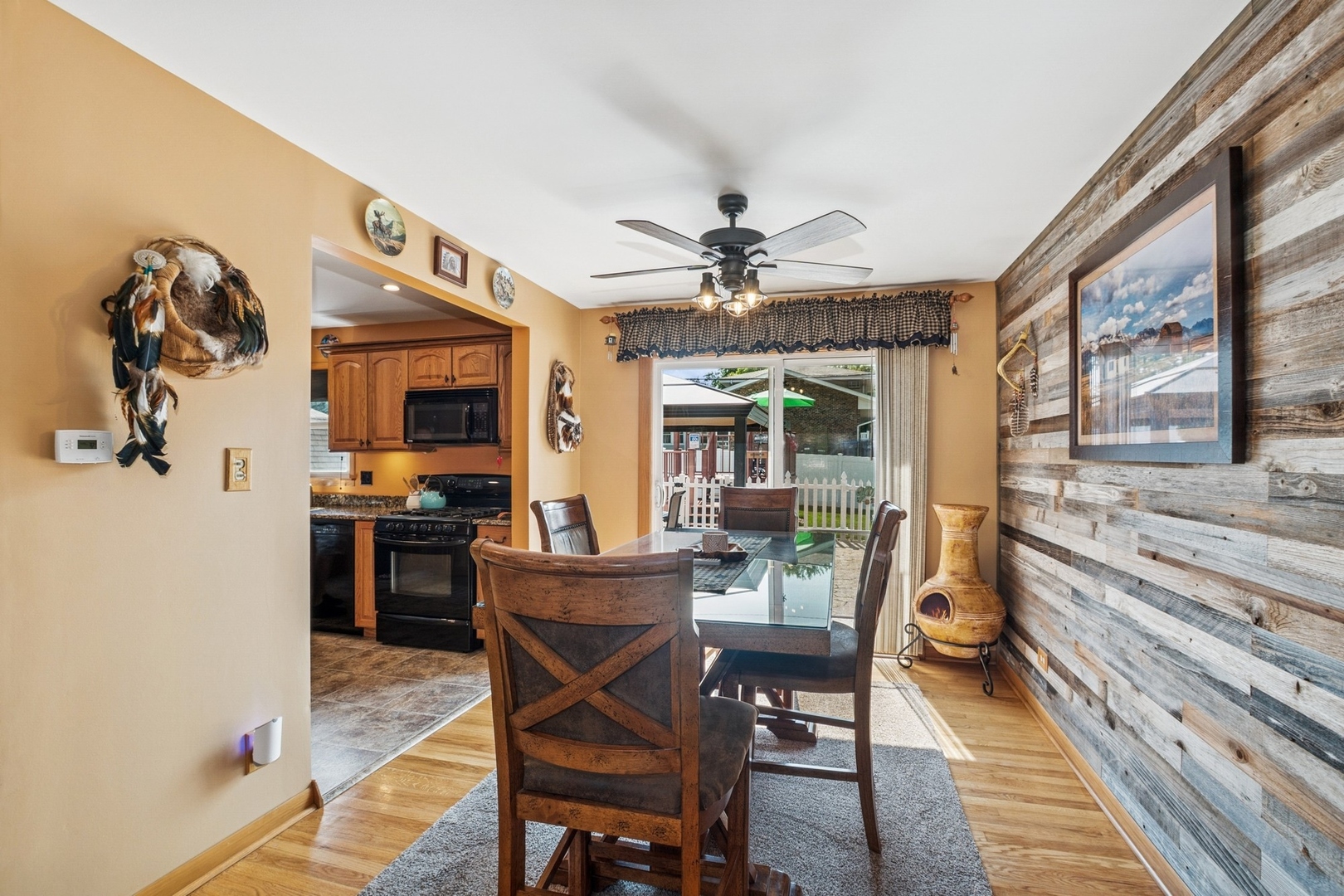 8900 S 85th Avenue, Hickory Hills, IL 60457