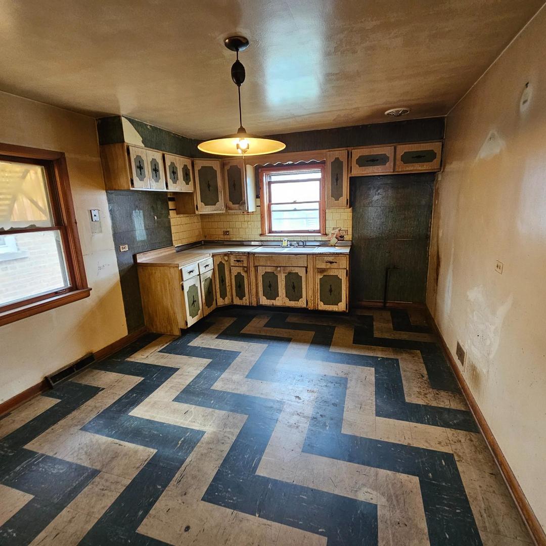 4804 S Lamon Avenue, Chicago, IL 60638