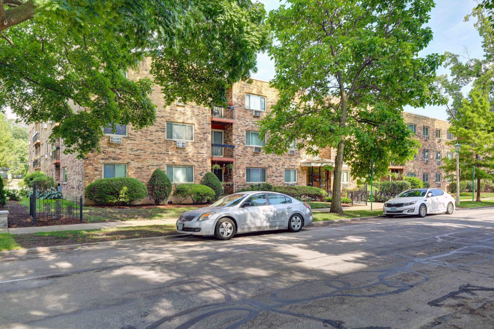420 Home Avenue #202, Oak Park, IL 60302