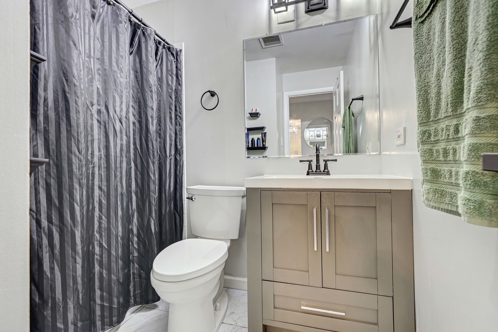 420 Home Avenue #202, Oak Park, IL 60302