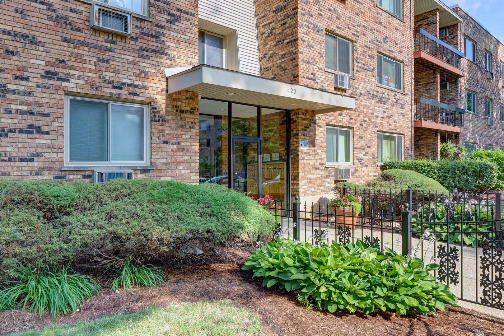 420 Home Avenue #202, Oak Park, IL 60302