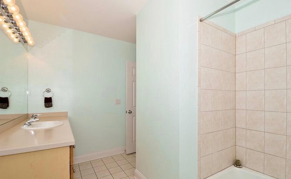 3755 N Racine Avenue #2C, Chicago, IL 60613