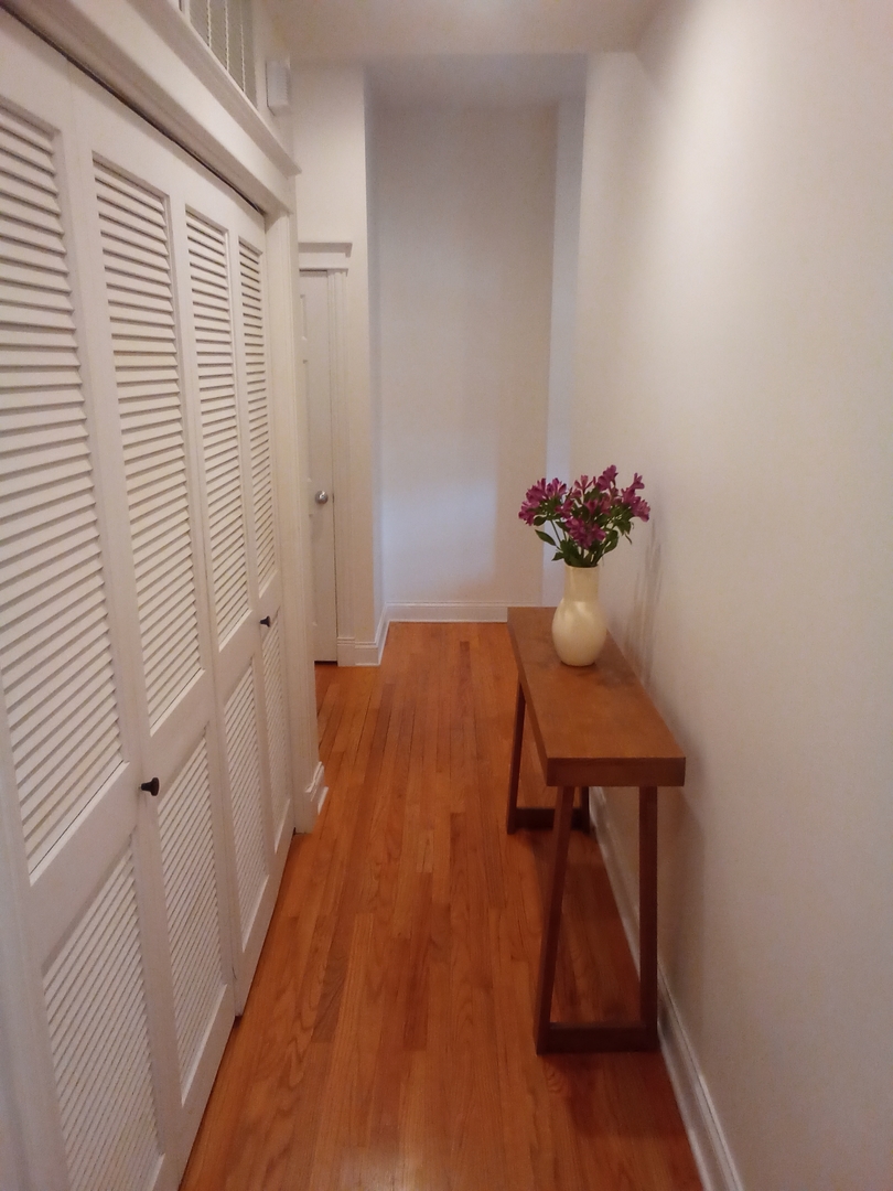 3755 N Racine Avenue #2C, Chicago, IL 60613