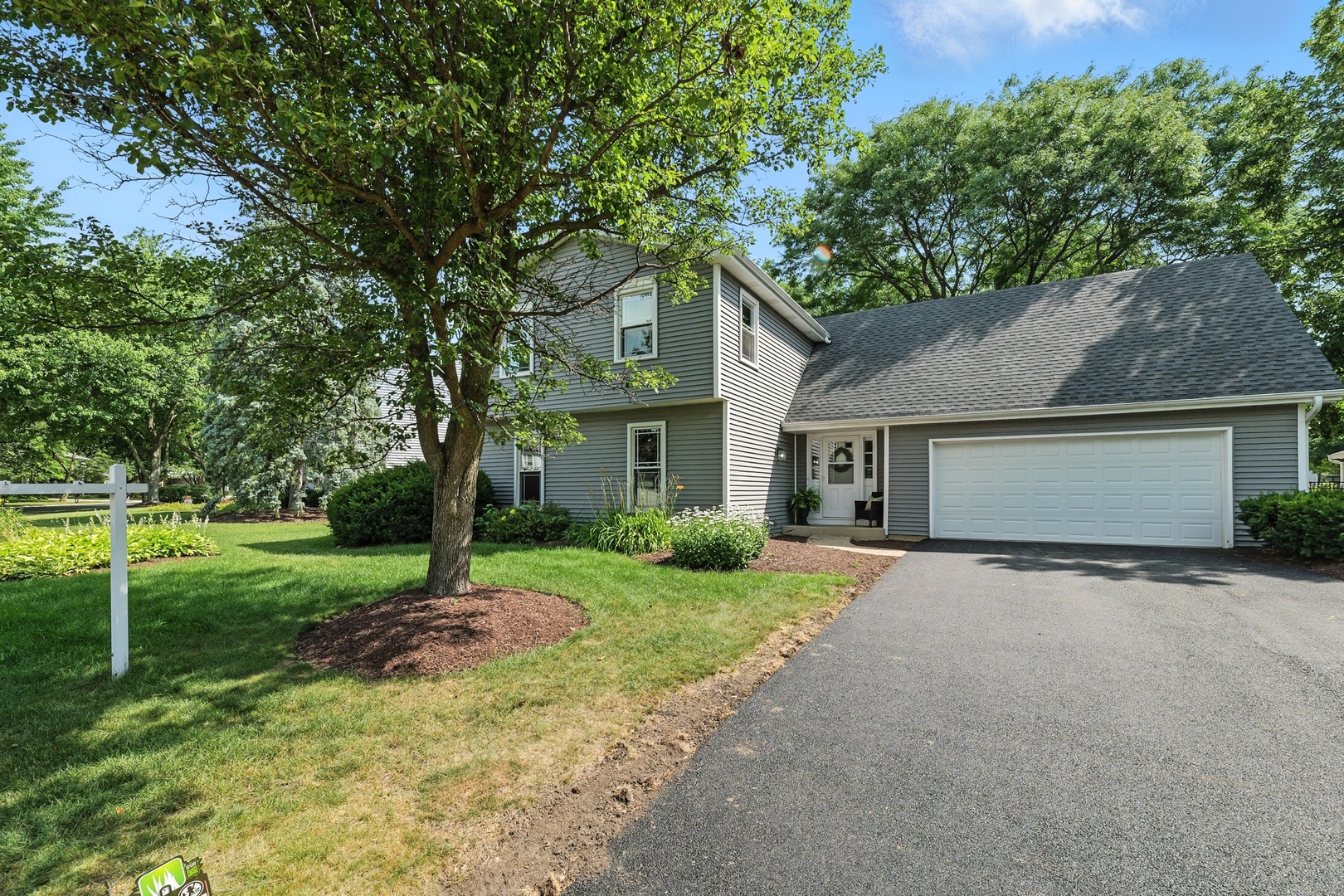 1168 Banbury Circle, Naperville, IL 60540