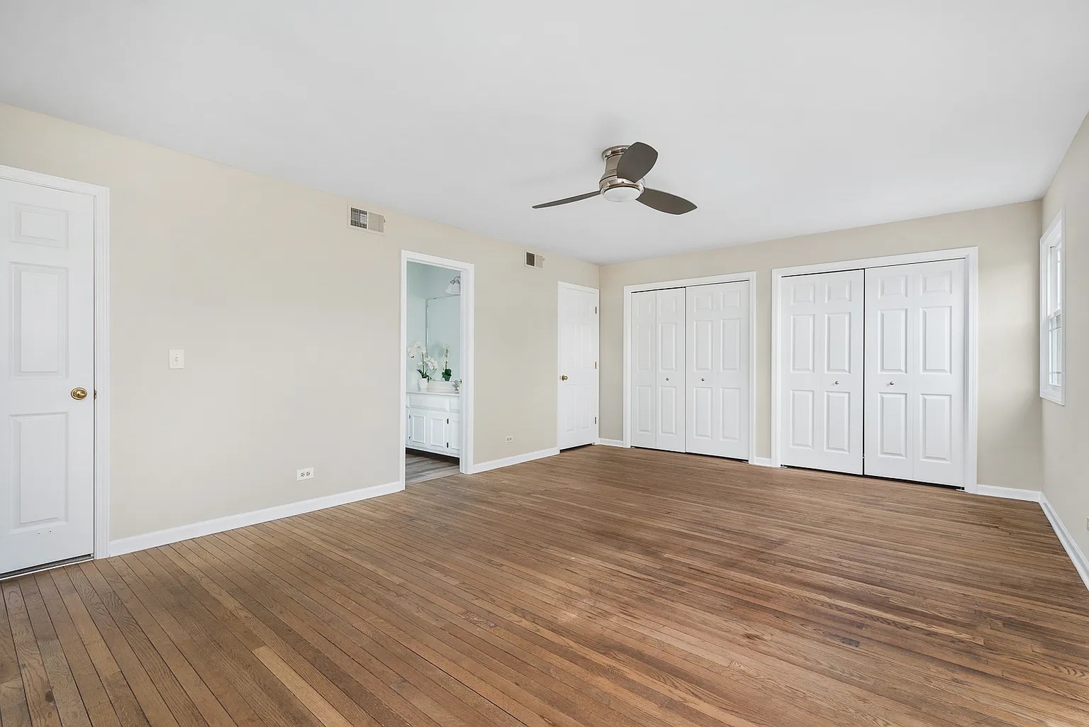 1168 Banbury Circle, Naperville, IL 60540