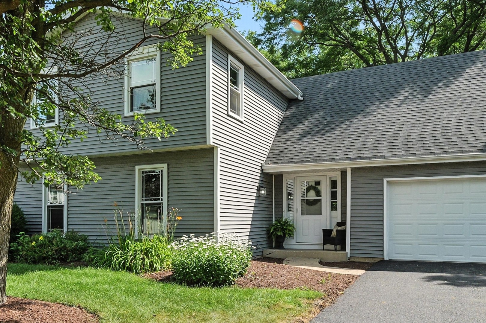 1168 Banbury Circle, Naperville, IL 60540