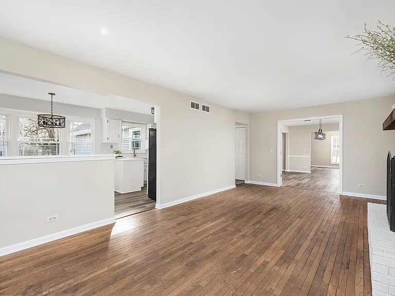 1168 Banbury Circle, Naperville, IL 60540