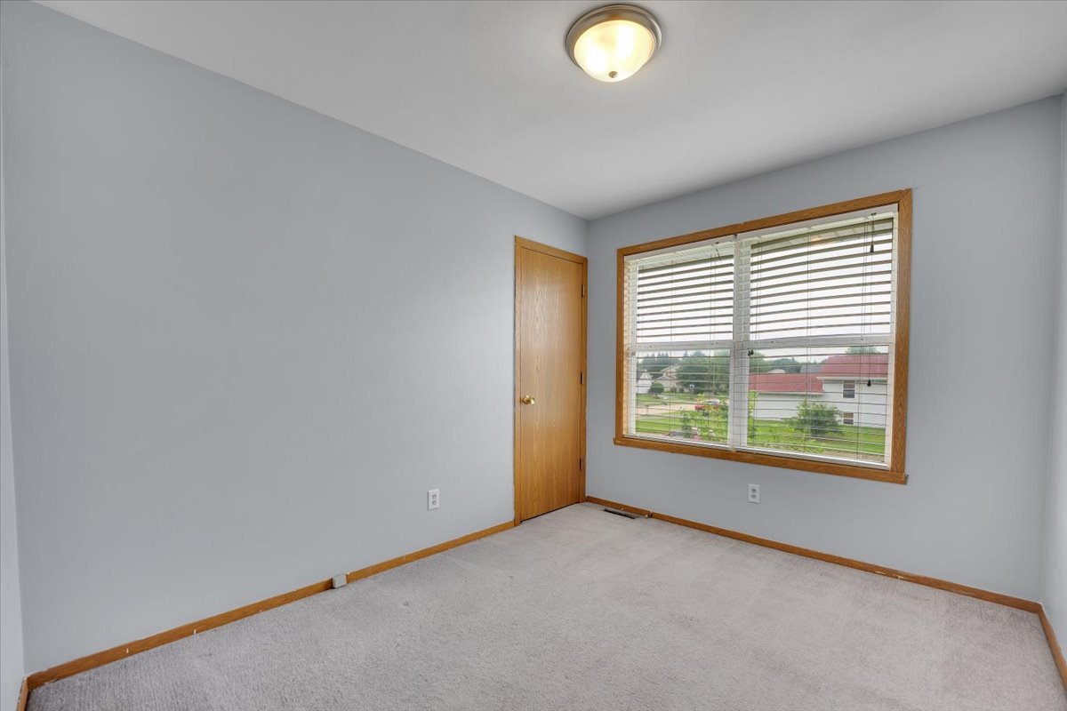 6621 Samantha Lane, Rockford, IL 61107